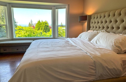 Regional District of Nanaimo House | Charming home with a private pool and inviting upper deck patio, perfect for relaxed outdoor living