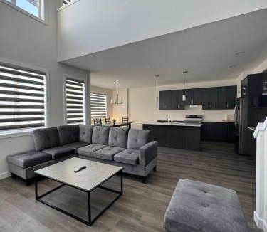 Winnipeg Villa | Charming Home with coffee cup & Parking