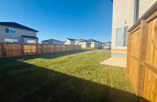 Winnipeg Villa | Charming Home with coffee cup & Parking