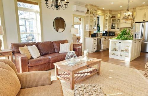 Princetown House | Charming Island Getaway