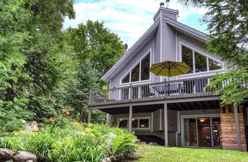 Gore Cabin | Charming lakefront cottage — close to activities for every season!