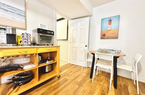 Halifax Apartment | Charming private basement suite with kingsize bed in brilliant Halifax