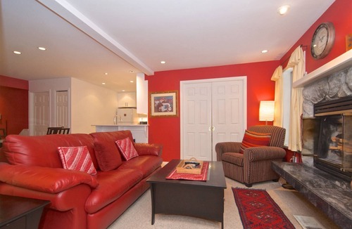 Upper Village Condo | Charming Ski in/Ski Out townhouse, Free parking, Wood Fireplace, Professionally Managed