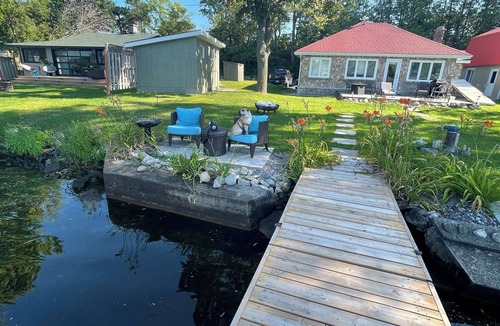 Ottawa Division Cottage | Charming stone cottage with PRIME waterfront on Rideau River