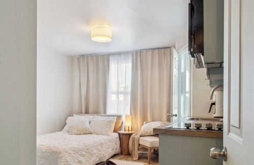 Centretown West Apartment | Charming studio in chinatown/little italy fabulous neighborhood - Ottawa