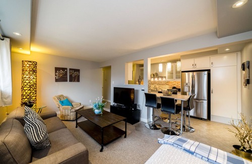 Jasper Place Condo | Charming Suite just 12mins from U of A Hospital