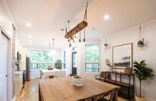 Pointe-Saint-Charles Apartment | Charming Top Floor Pointe-Saint- Charles Apt