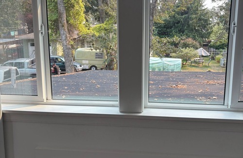 Saanich East House | Charming Victoria Character home-Pet Friendly!
