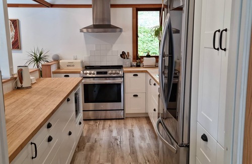 Salt Spring Island House | Charming waterfront Salt Spring Island B&B