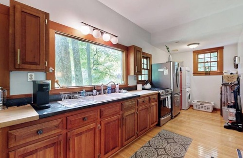 Barnard House | Charming waterfront 2BR house, private beach, waterfall, firepit, wifi, kayak