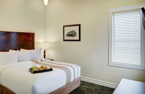 Northwest Edmonton Hotel | Chateau Nova Yellowhead