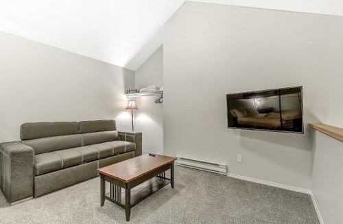 Big White Ski Resort Apartment | Chateau On The Ridge 408