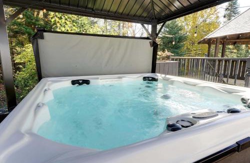 Val-des-Lacs Ski Chalet | Chateau Val-des-Lacs Absolute luxury by the lake