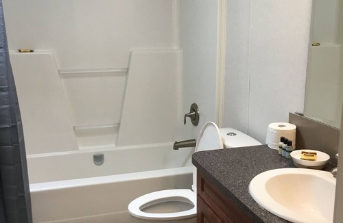 Laidlaw House | Cheerful 2 bedroom home, lovely views in Dogwood Valley 10 minutes from Hope, BC