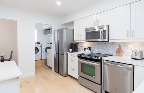Marpole House | Cheerful bright Vancouver home