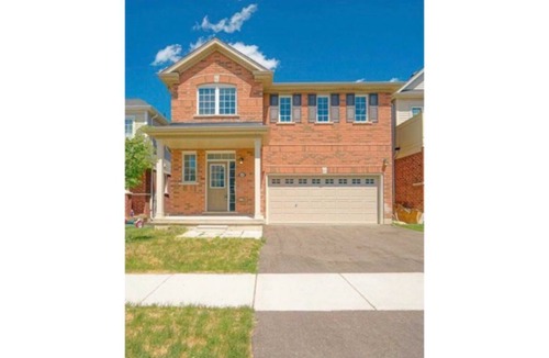 Brantford House | Cheerful home/Brantford college