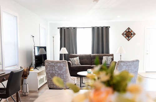 Lower Sackville House | Cheerful & Modern 3bedroom townhouse w/Patio & Parking