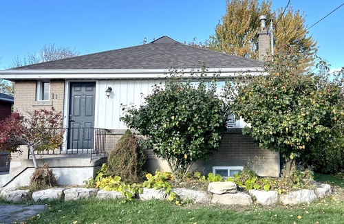 Hamilton Apartment | Cheryl Duplex-Upper Level