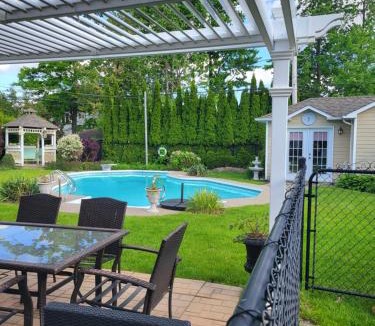 Mercier House | Chez Carole - Établissement d'hébergement de résidence principale sur la Rive-Sud de Montréal
