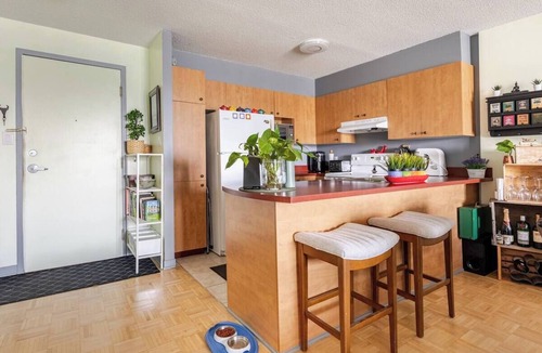 Kirkland Apartment | Chic 1-bedroom apartment with fitness room and AC in serene Kirkland