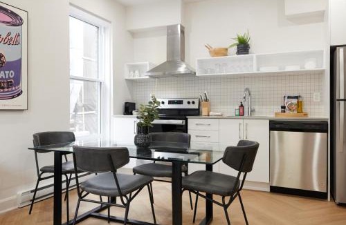 Plateau Mont Royal Apartment | Chic 2 Bedroom apartment in Le Plateau by Denstays