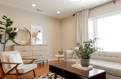 Downtown House | CHIC DESIGNS NEWLY REMODELED 4B/3BA