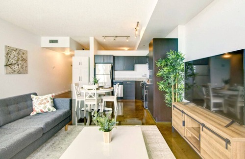 Beltline Condo | Chic DT Suite at Stampede w/Free Parking, AC