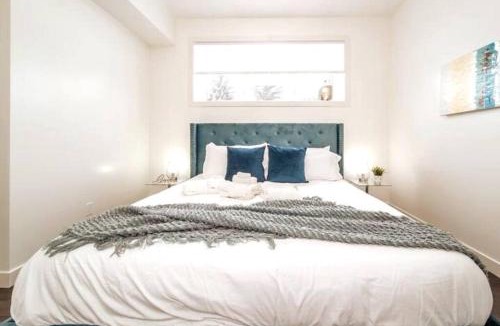 Jasper Place Apartment | Chic Suite - Long Stays - King Bed - Fireplace & WiFi