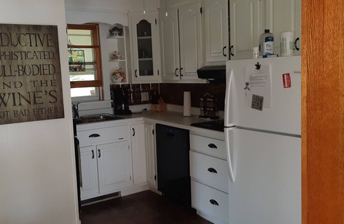 Wollaston Cottage | Child/Pet Friendly CottagenLoon Calls - Zoom Calls