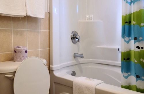 Niagara Falls Cabin | Choice Inn by the Falls