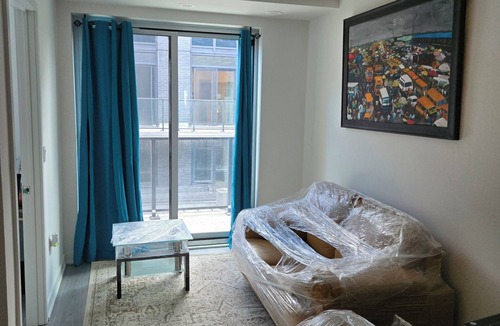 Victoria Village House | Christian Peaceful Lodge Townhouse with Top Terrace View! Close to the DonValley