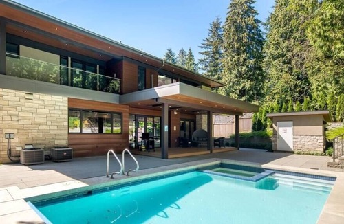 West Vancouver Villa | Cinematic Mansion with Pool and Hot tub