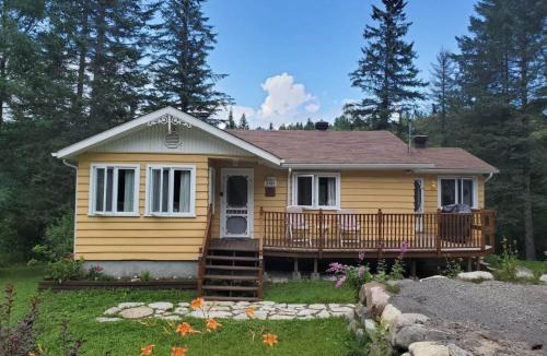 Chertsey Ski Chalet | CITQ 303469.CHALET OASIS DE PAIX. BORD DE L’EAU.4 SAISONS.À LOUER