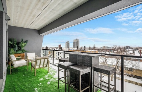 Rosscarrock Apartment | City Comforts & XL Balcony | 2BR, AC, Parking
