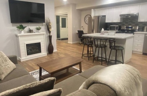 Kamloops House | Classy and modern, 2 bedroom suite covered with patio.