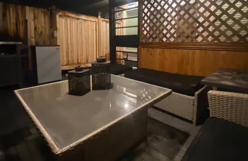 Kamloops House | Classy and modern, 2 bedroom suite covered with patio.