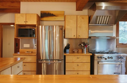 Tofino House | Clayoquot Surf Retreat