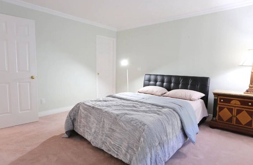 Surrey Newton House | Clean and Comfy 3BR House in Prestigious Sunshine Hills
