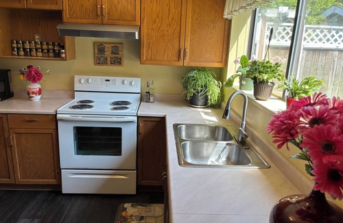 Aldergrove House | Clean safe private bedroom, comfy bed, keyless entry, no stairs, on bus routes