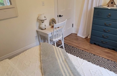 Clinton Bed & Breakfast | Clinton Pond Bed and Breakfast