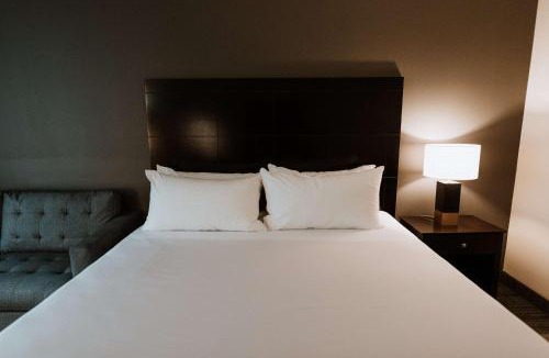 Nisku Hotel | Coast Nisku Inn & Conference Centre