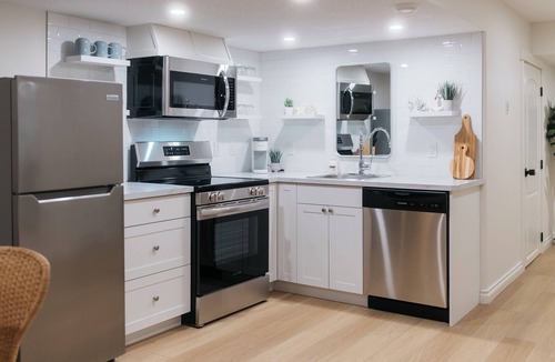 Red Deer House | Coastal Cove; A Tranquil Getaway