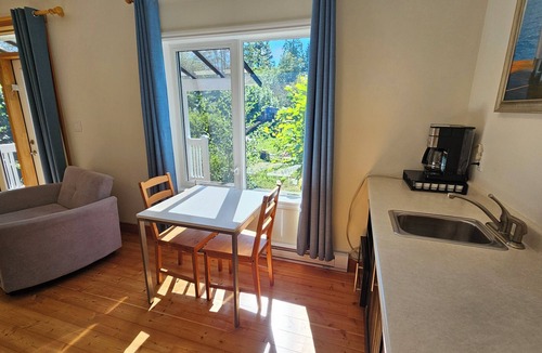 Granthams Landing Apartment | Coastal Hideaway Private Suite