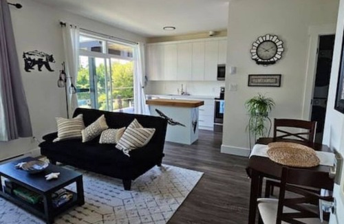 Sooke Apartment | Coastal Shores Oceanside Retreat