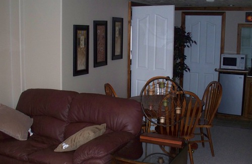 Cardston Bed & Breakfast | Cobblestone Manor B&B
