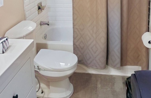 Aylmer House | Colline-Single Room- Self Check-In