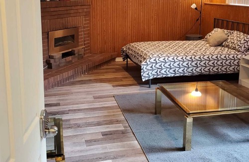 Aylmer House | Colline-Single Room- Self Check-In
