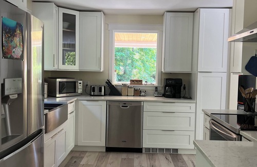 Sproat Lake House | Come play at LeLacShac, a relaxing fun themed home a minute from Sproat Lake