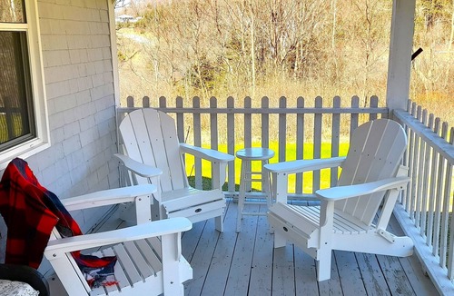 Pleasant Bay House | Comfort and Convenience - 0.5kms from Cabot Trail