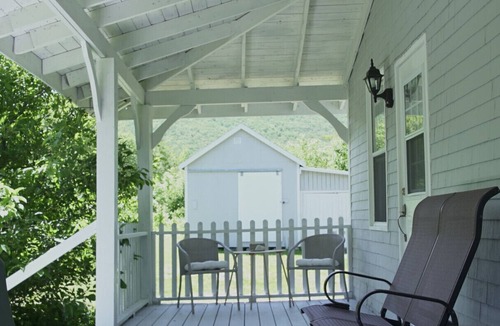 Pleasant Bay House | Comfort and Convenience - 0.5kms from Cabot Trail